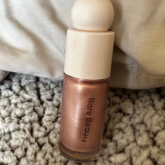 Rare beauty luminizer highlight - Picture 5 of 5
